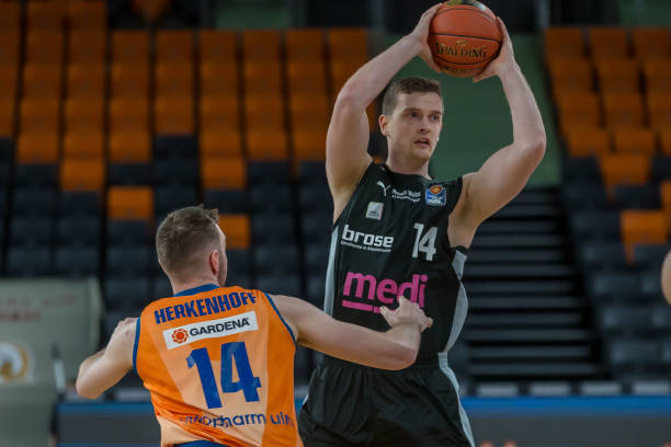 他的成长之 他的成长之