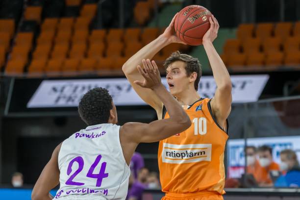 意义更为深 意义更为深